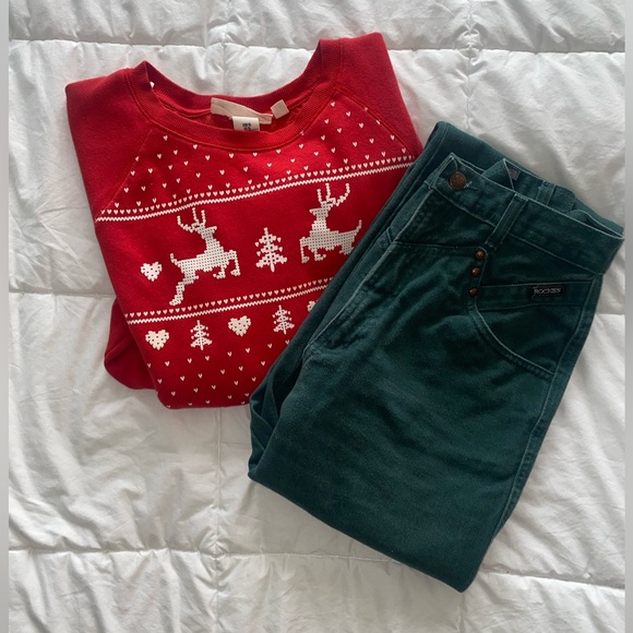 Red Christmas Sweatshirt Sweater from H&M - Picture 5 of 6